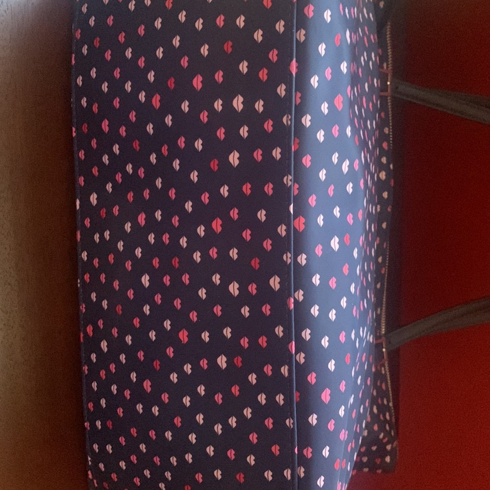 NWT Kate Spade Watson Lane Maya Zippered Tote Bag, Navy, Pink/Red Kisses - Picture 8 of 9